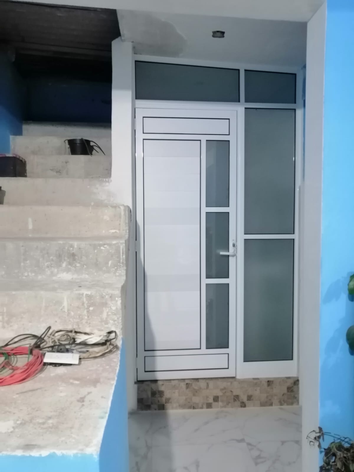 Puertas de Aluminio y Cristal - Fotografía 11