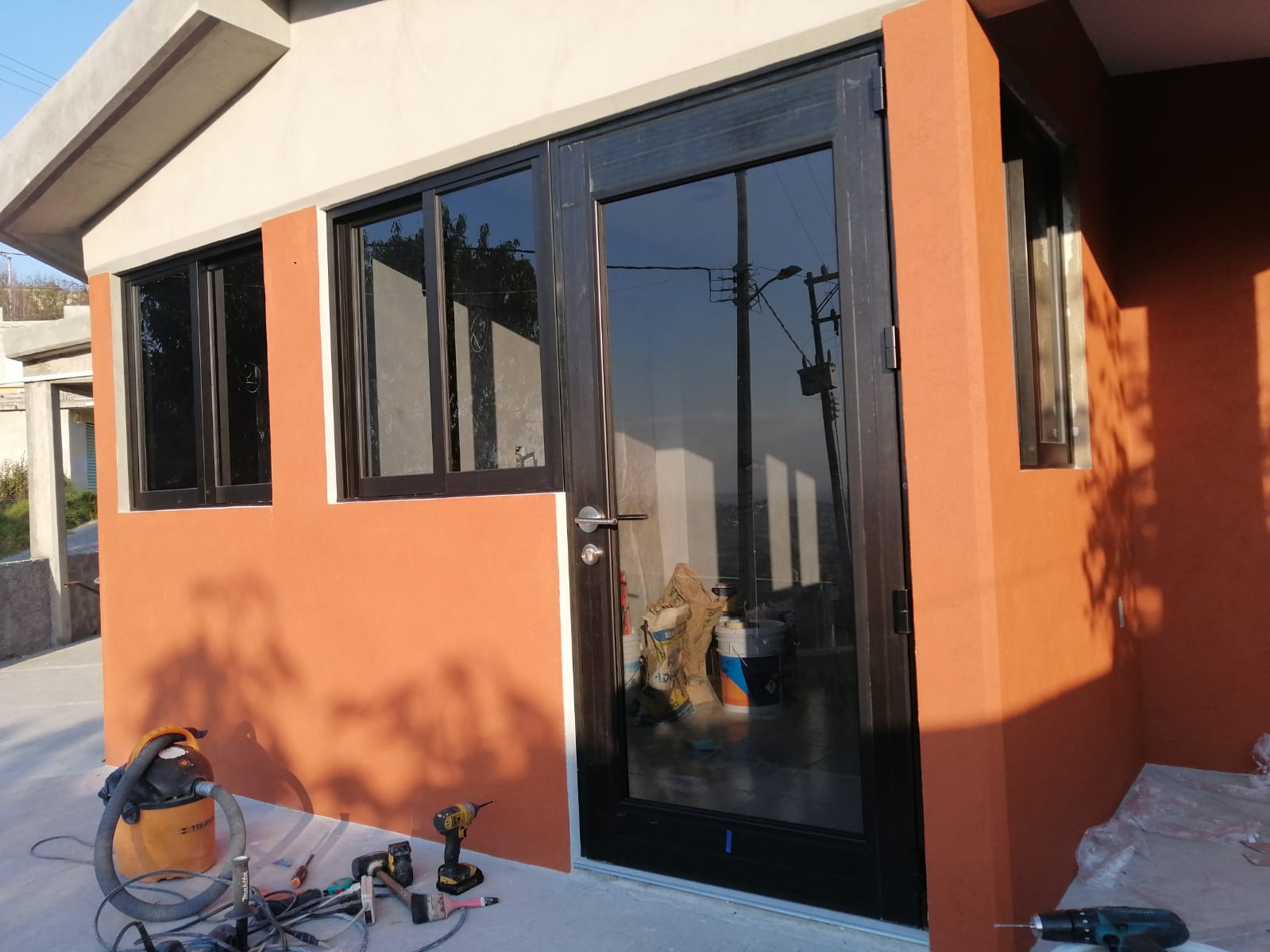Puertas de Aluminio y Cristal - Fotografía 29